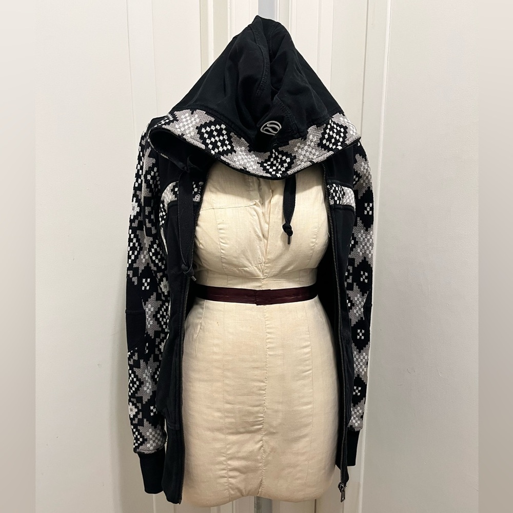 Lululemon 🍋 Knit patterned Scuba Zip-up Hoodie